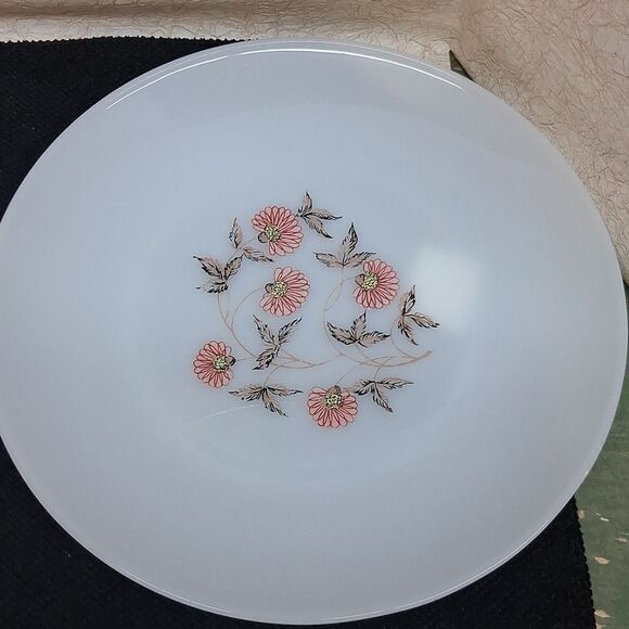 4 Pc. Fire King Fleurette Milk Glass Dinner Plates With Pink Floral - Picture 6 of 8